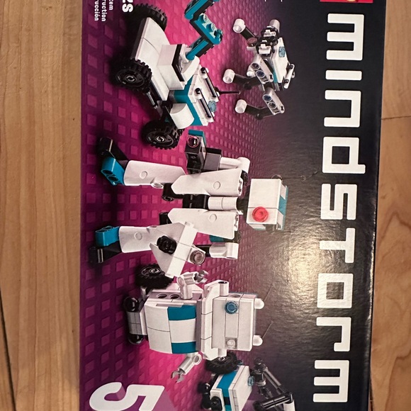 Lego Mindstorms White and Black Modular Building Set 40413 - Picture 2 of 3